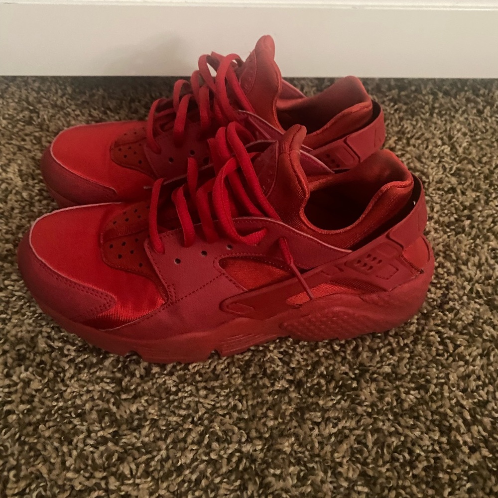 Nike Huarache triple red sz 8.5